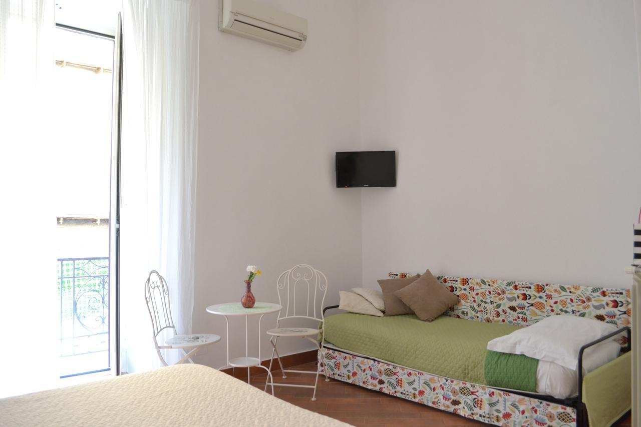 Bed and Breakfast Le Stanze Di Dolly Neapol Zewnętrze zdjęcie
