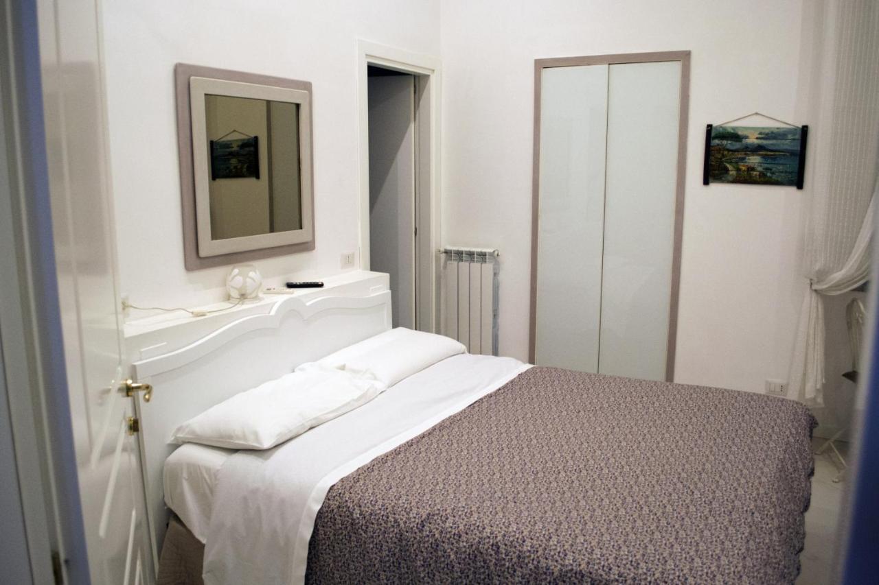 Bed and Breakfast Le Stanze Di Dolly Neapol Zewnętrze zdjęcie